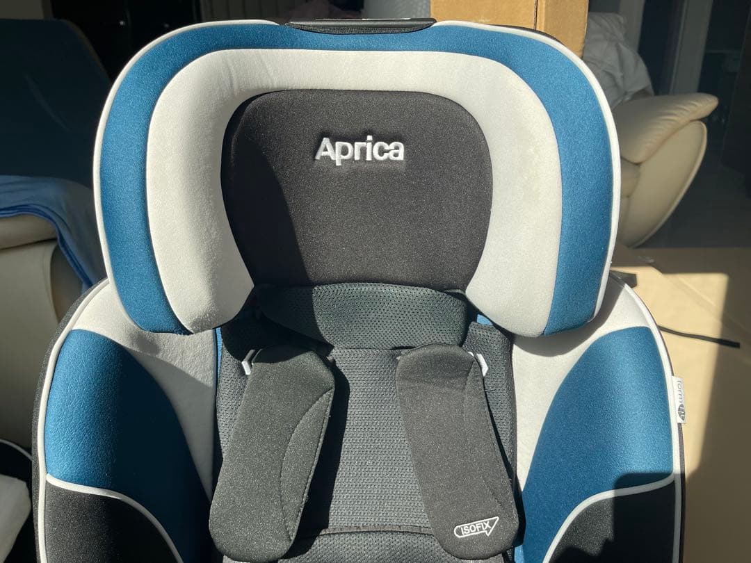 【美品】付属品ありAprica ジュニアシート ISOFIX 青/黒　アップリカ