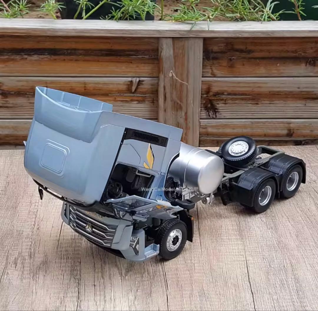 HOWO TSZ トラック 1/24スケール　モデル