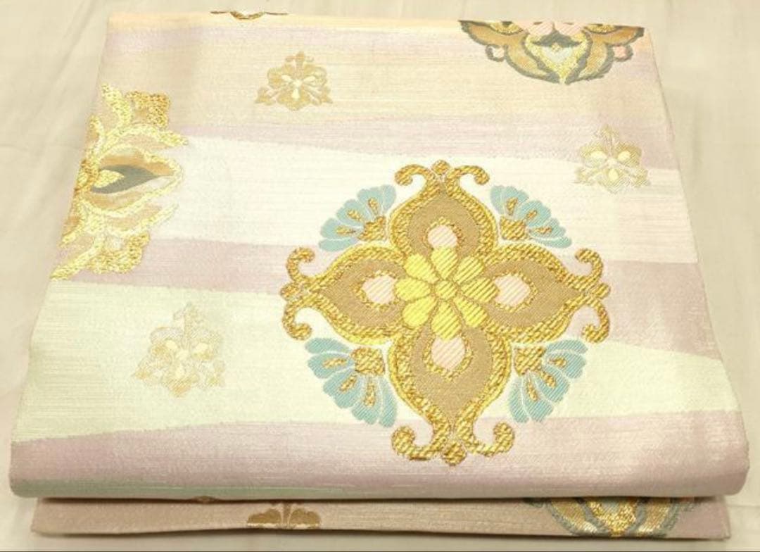 振袖 フルセット6点サイズM〜Ｌ流水舞桜文　金彩　正絹