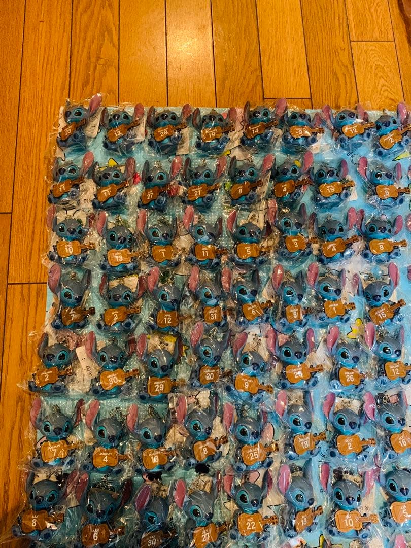 ディズニー　スティッチ キーホルダーギターver 大量　90個　未使用