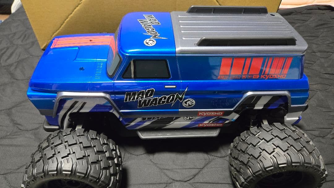 美品　ラジコン　京商 モンスタートラック マッドワゴンVE　　センターデフ仕様