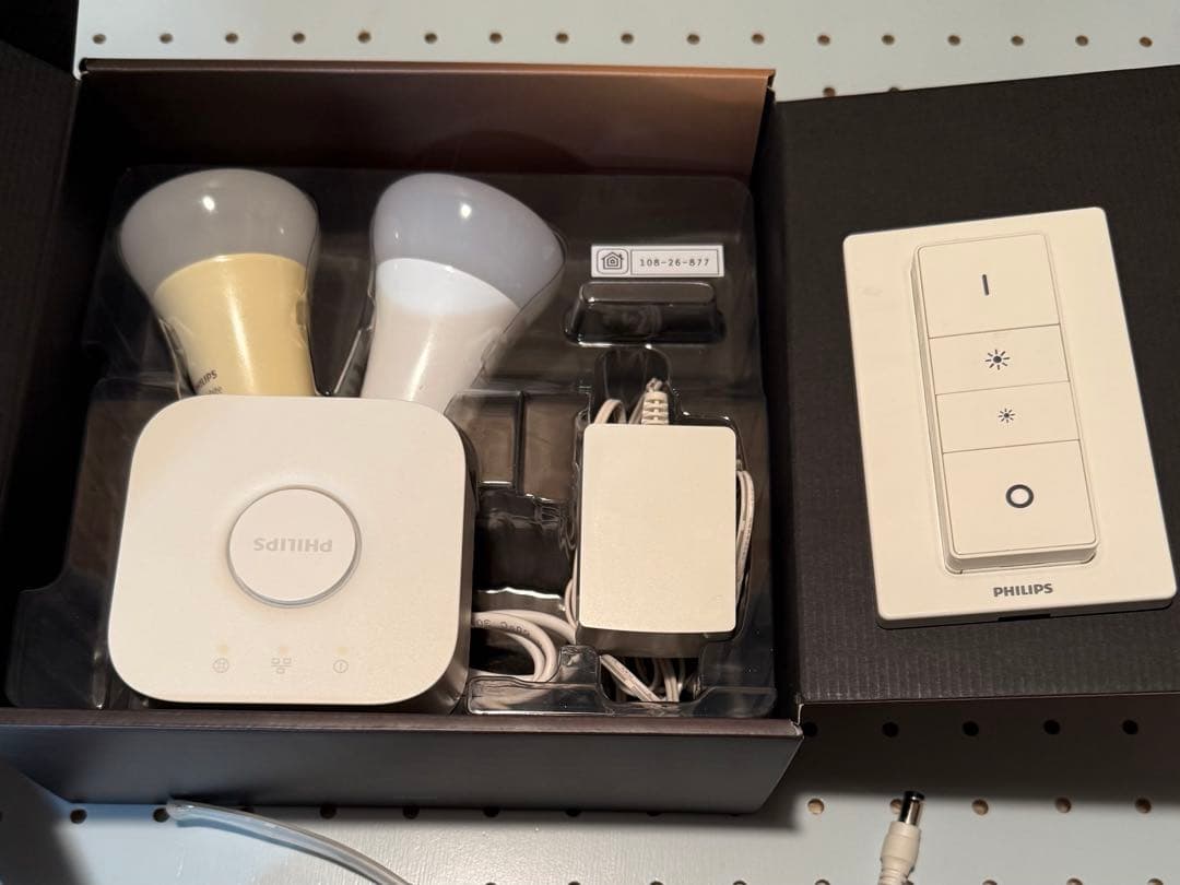 Philips Hue スマート電球 E26 Alexa対応 電球色 60W