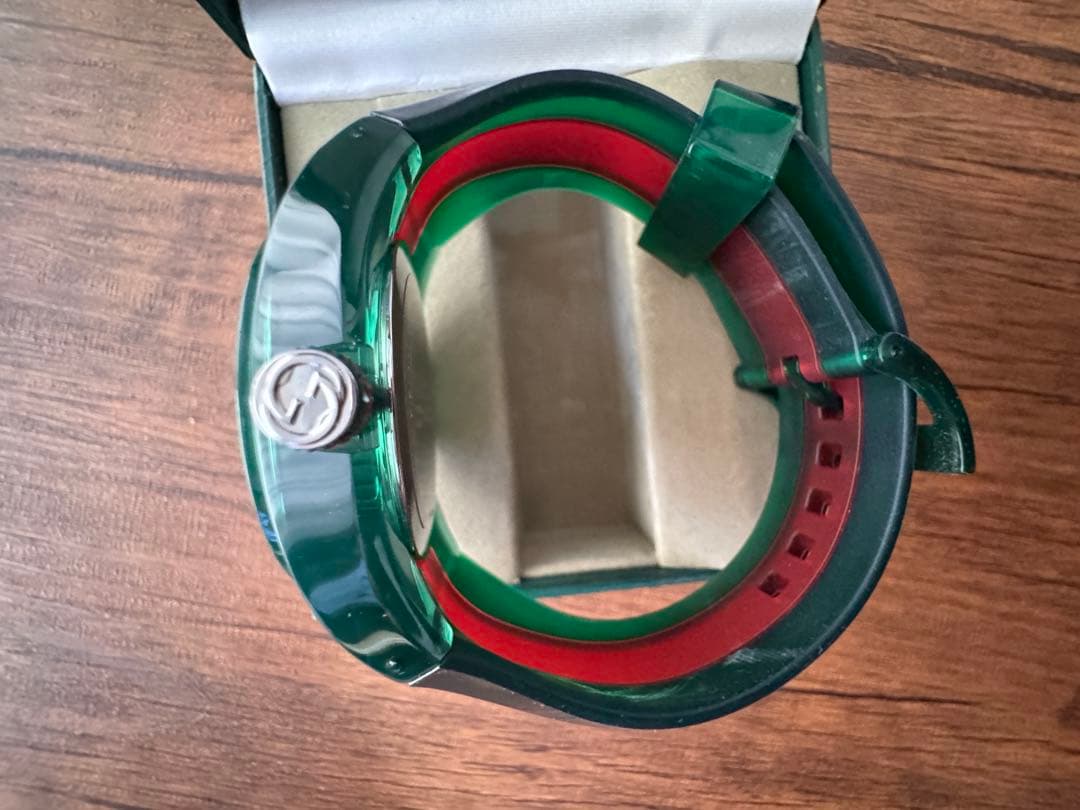 ⭐️大安売りGUCCI グリーン レッド ラバーベルト 時計