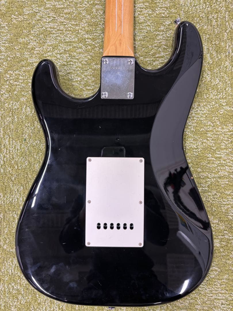 FERNANDES ストラトキャスタータイプ エレキギター ブラック