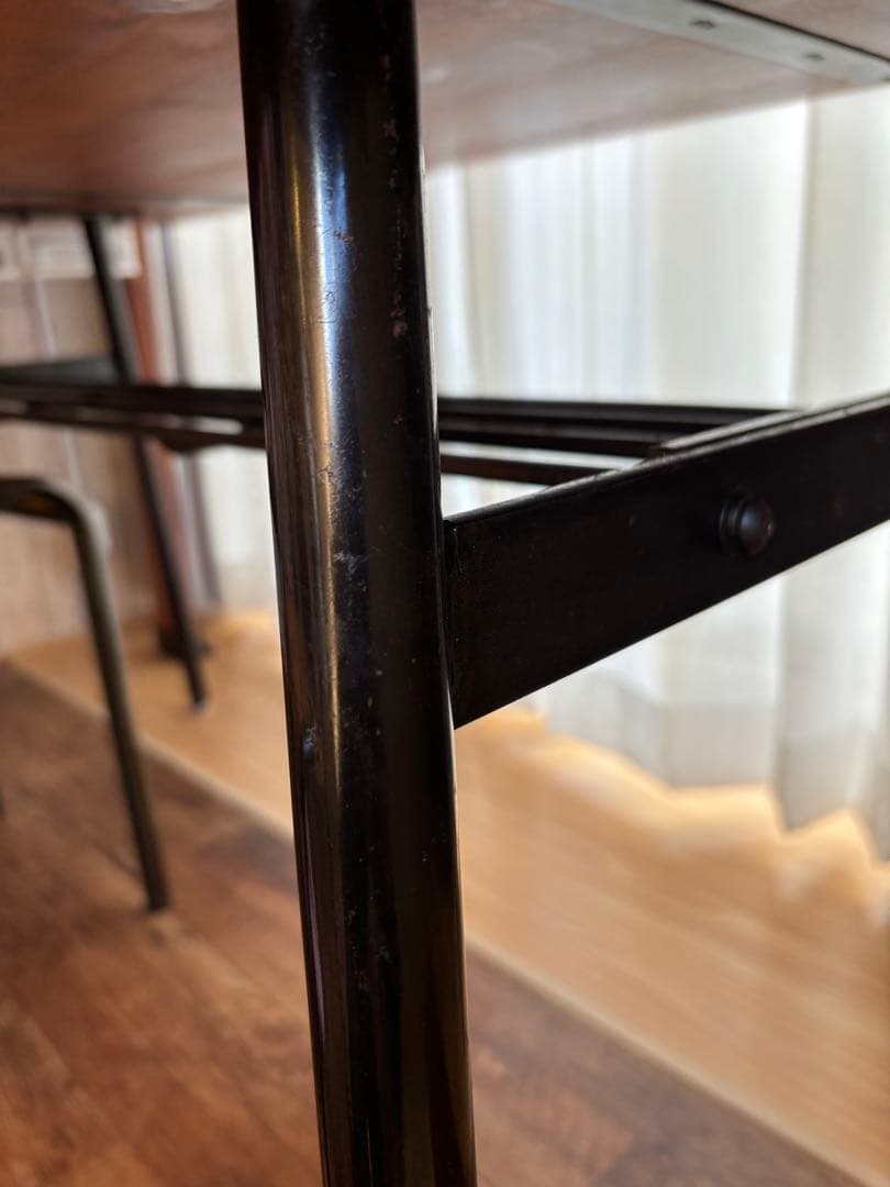 ビーカンパニー　ダイニングテーブル