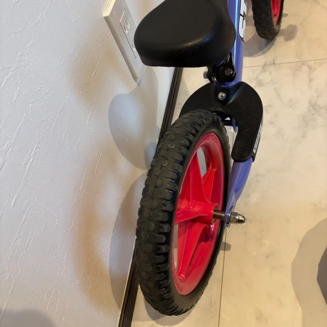 【希少】ストライダースポーツモデル　ムラサキスポーツ限定カラー 12インチ