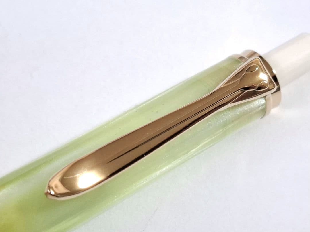 未使用　限定400本　PELICAN　ボールペン　K200　パステルグリーン