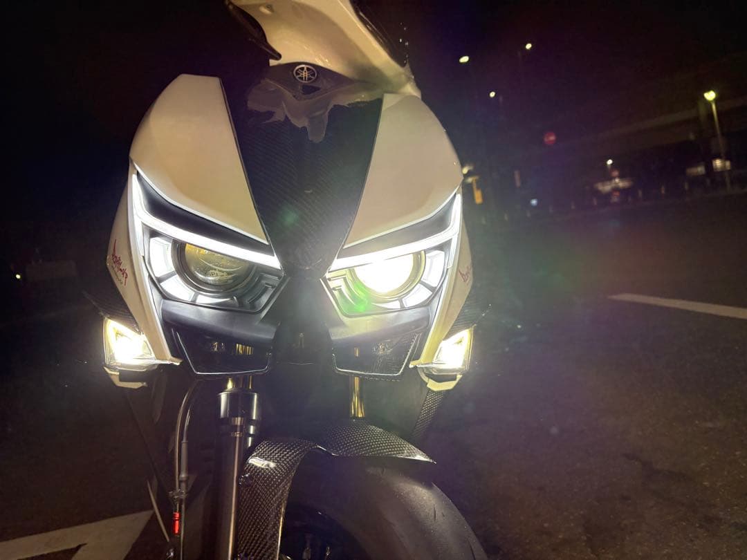 グリファスジャンク品　 グリファス　JING SHING ヘッドライト