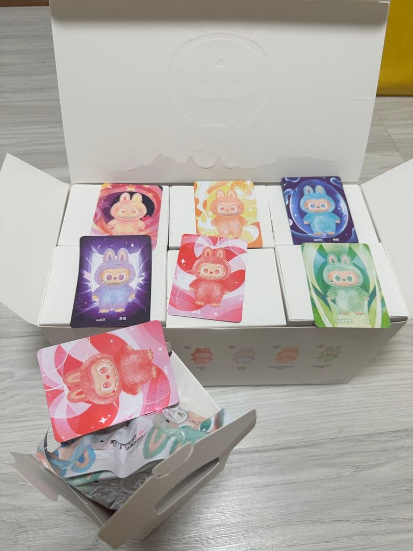 LABUBU Big into Energy ラブブ 7箱