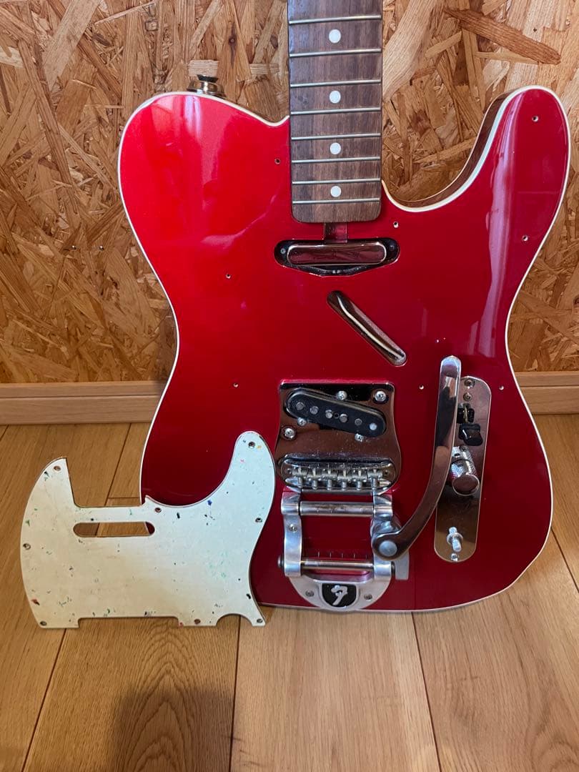 Fender Japan フェンダーテレキャスター　ギター ビグスビー 赤