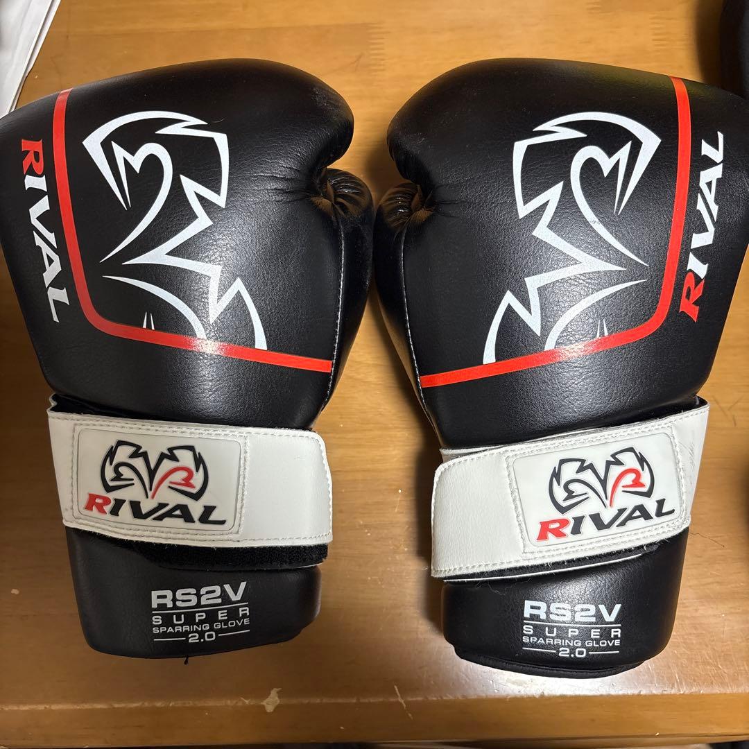 RIVAL RS2V ボクシンググローブ 黒/白/赤14オンススパーリング用