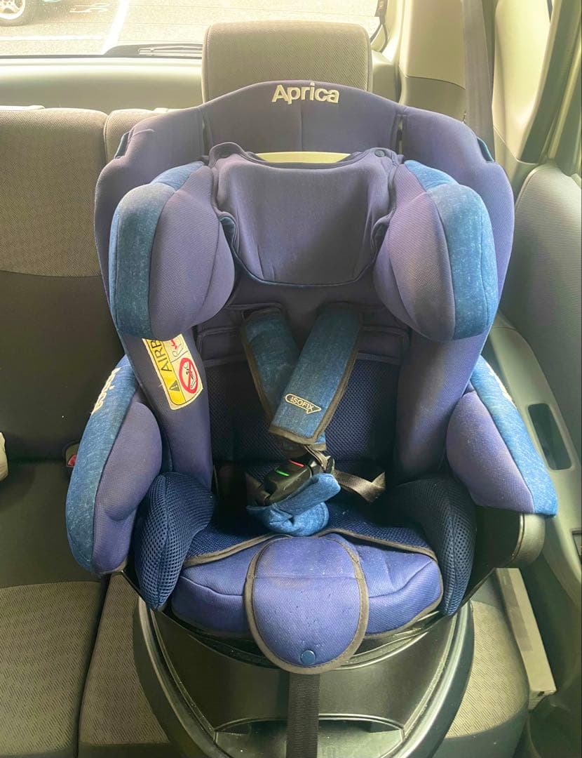 （引き取りも可能）Aprica回転式チャイルドシート リクライニング式ネイビー
