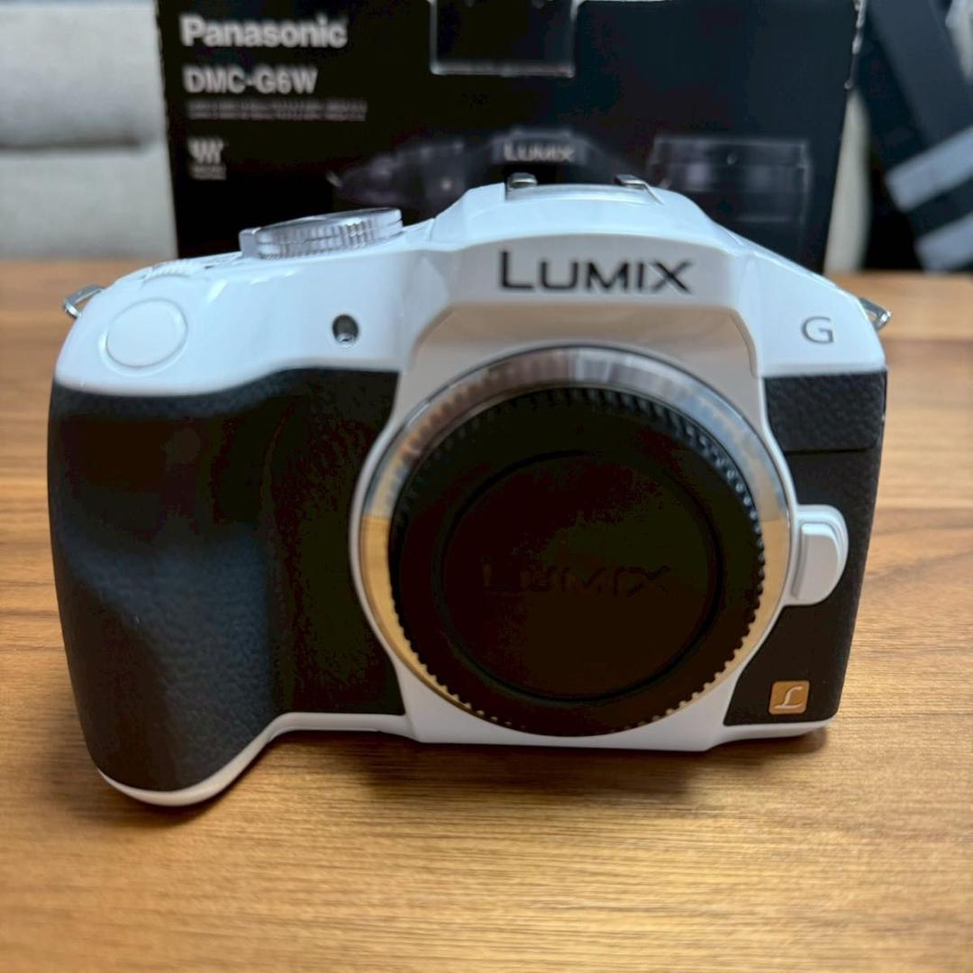 【極美品】パナソニック LUMIX DMC-G6W ダブルズームレンズキット