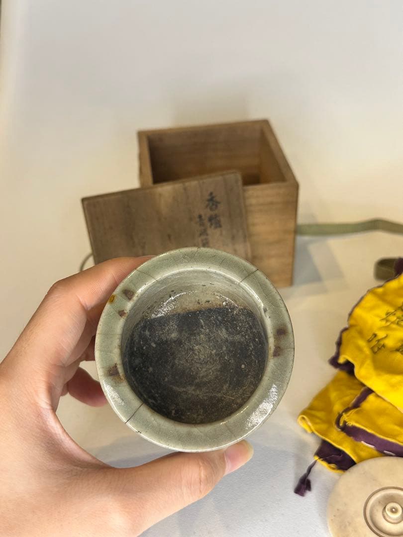 最終価格！青磁筋　三足香炉　共箱　古共布付　時代物　古美術　骨董品