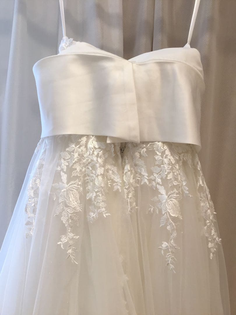 YNS WEEDINGオフショルダー ホワイト ウェディングドレス