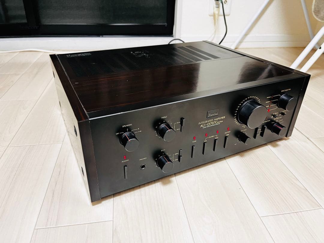SANSUI AU-D707G extra ￥118,000(1983年発売)