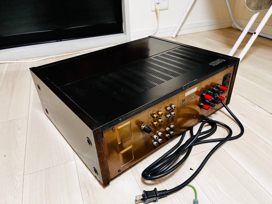 SANSUI AU-D707G extra ￥118,000(1983年発売)