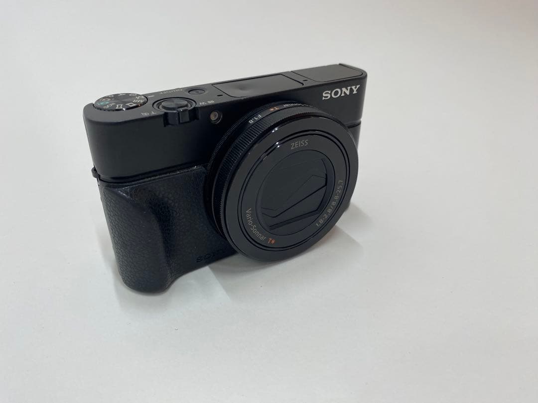 SONY RX100Ⅲコンパクトデジタルカメラ ZEISSレンズ
