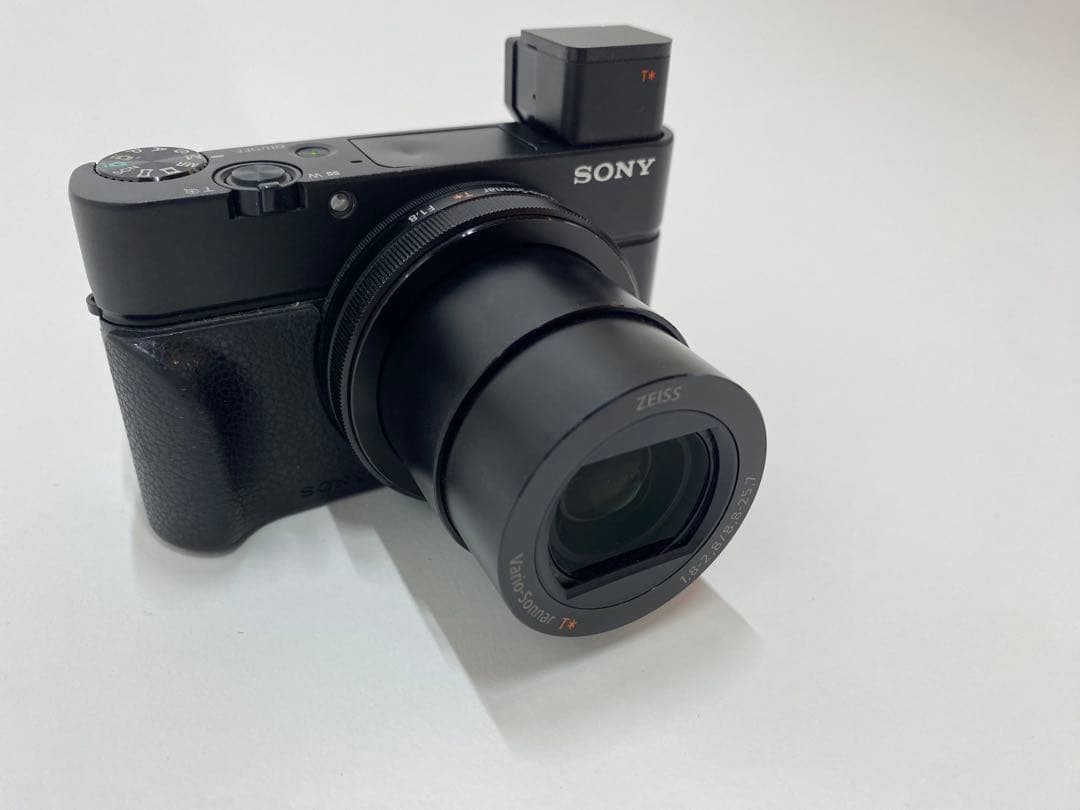 SONY RX100Ⅲコンパクトデジタルカメラ ZEISSレンズ