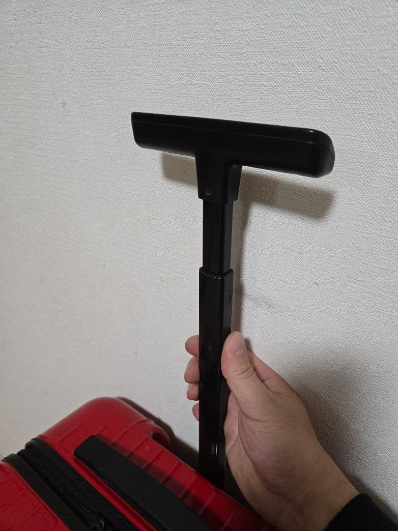 【中古】リモワ RIMOWA エッセンシャル ライト キャビン 37L レッド