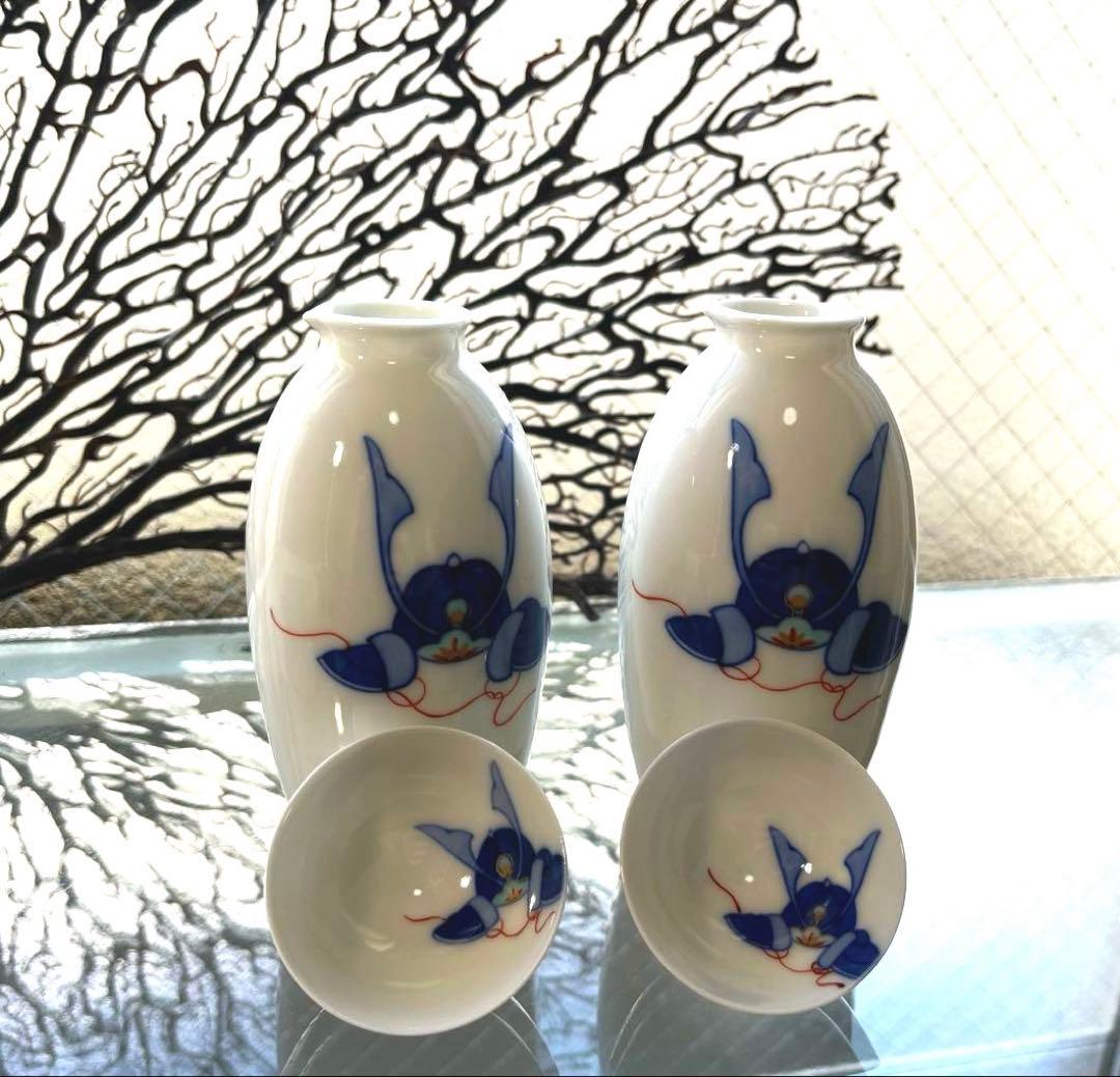 骨董　有田焼　宮内庁御用達　オールド香蘭社　兜柄　徳利２本　盃２客　４点