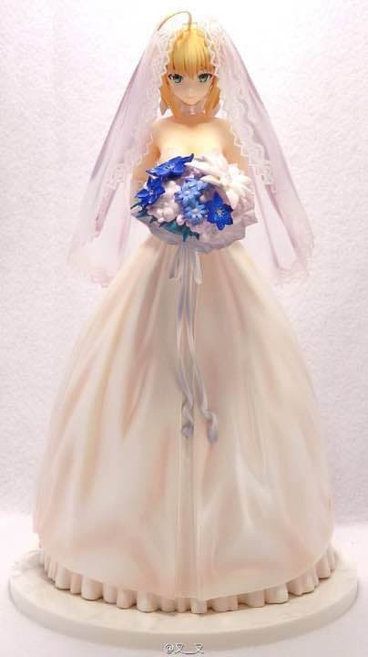 アニプレックス限定 セイバー ～10ｔｈロイヤルドレスver.～ フィギュア