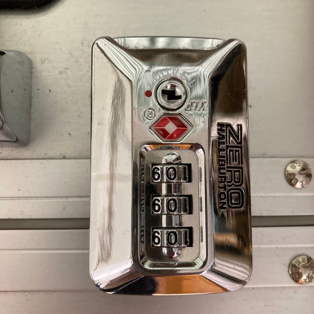 ゼロハリバートン　アルミキャリーケース　機内持ち込み可