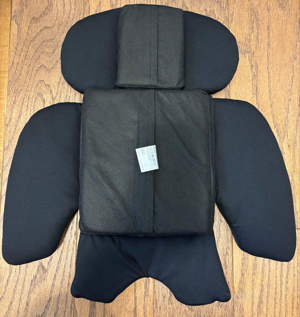 サイベックス　チャイルドシート　シローナSX2 i-Size ブラック