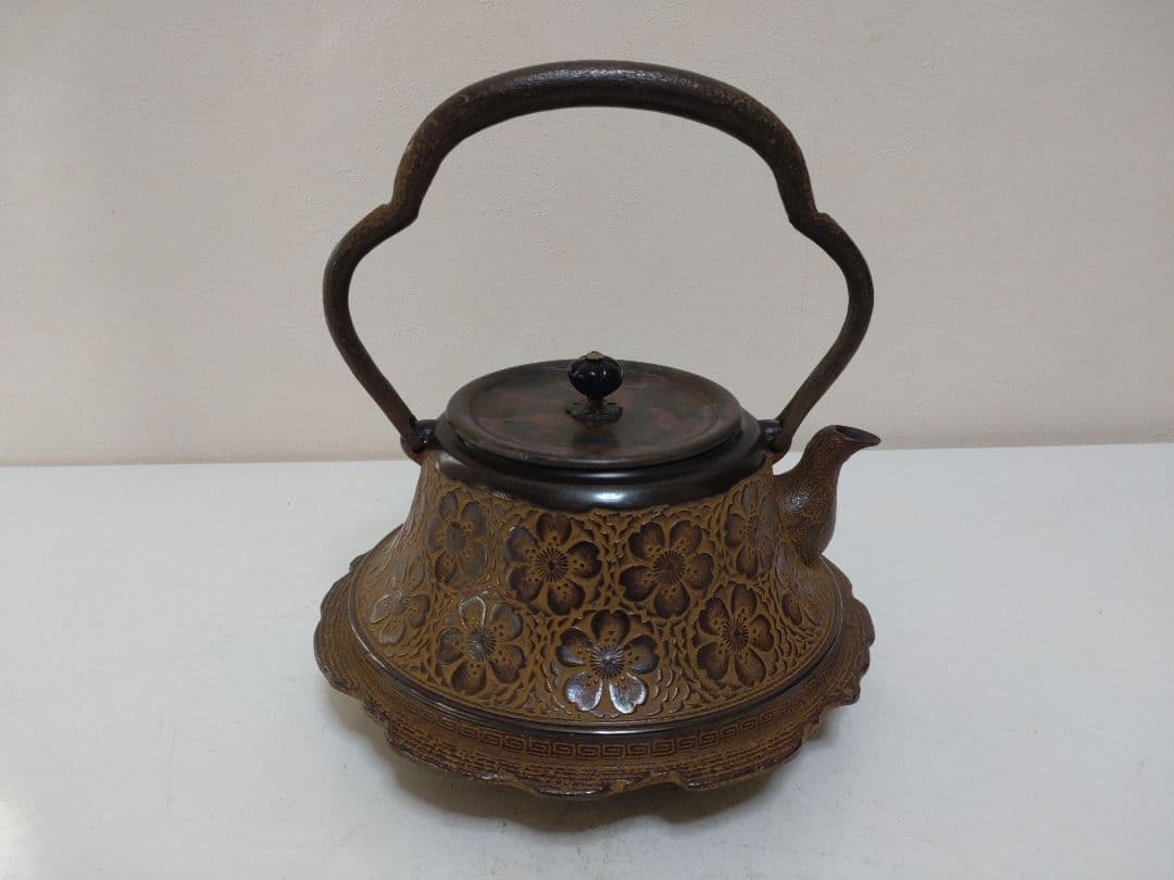 鉄瓶 龍盛堂 桜紋鉄瓶 栞 茶道具 煎茶道具