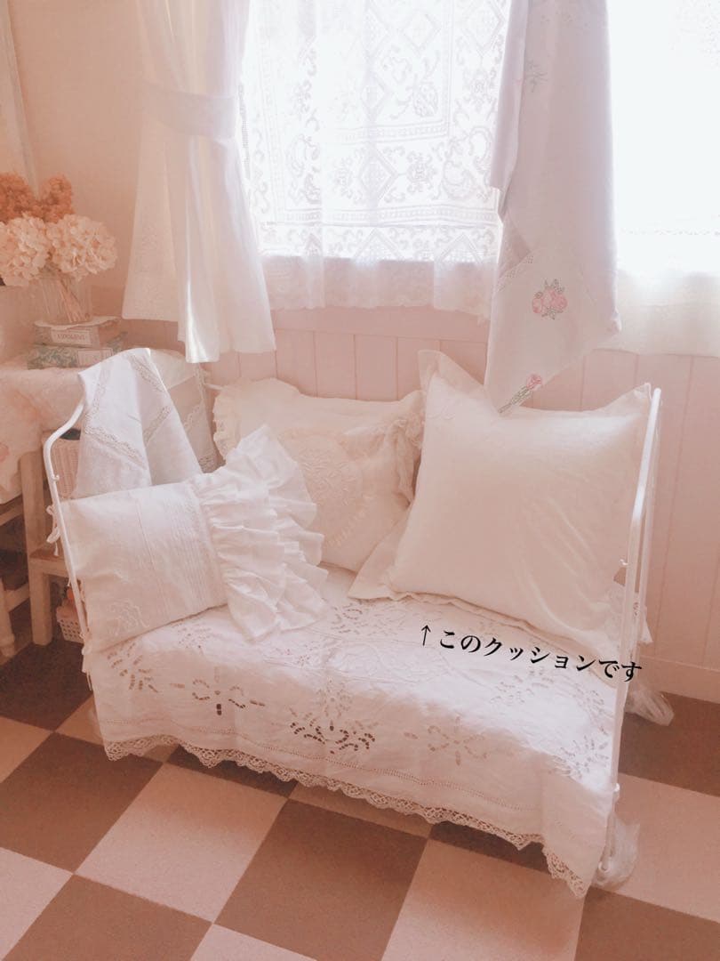 アンティーククッション♡アンティーククロス使用　　　ヌードクッション付き❣️