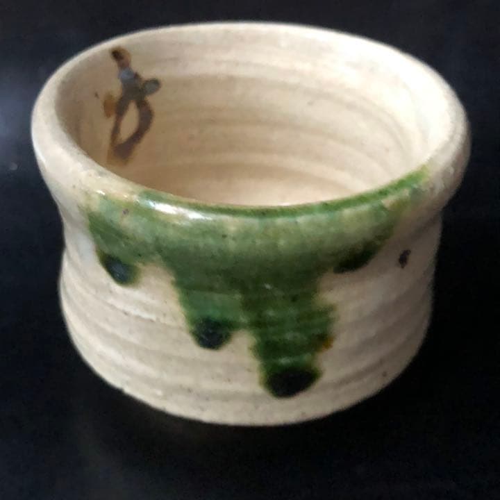 古美術品◼️蔵から、かなりステキな雰囲気のぐい呑み、お猪口が出て来た。