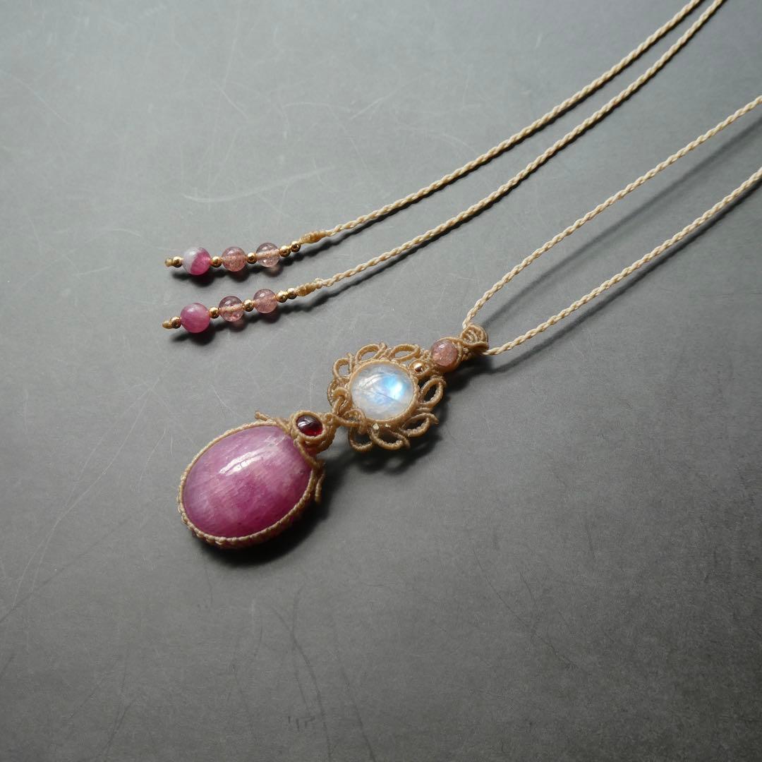 特大ルビー・ムーンストーン・ガーネットのマクラメネックレス