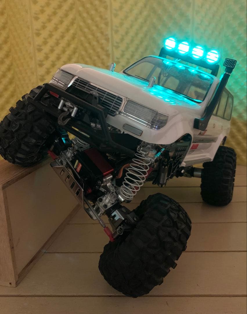 タミヤラジコンCR01フルセット　希少レアパーツカスタムウインチ付きランクル80