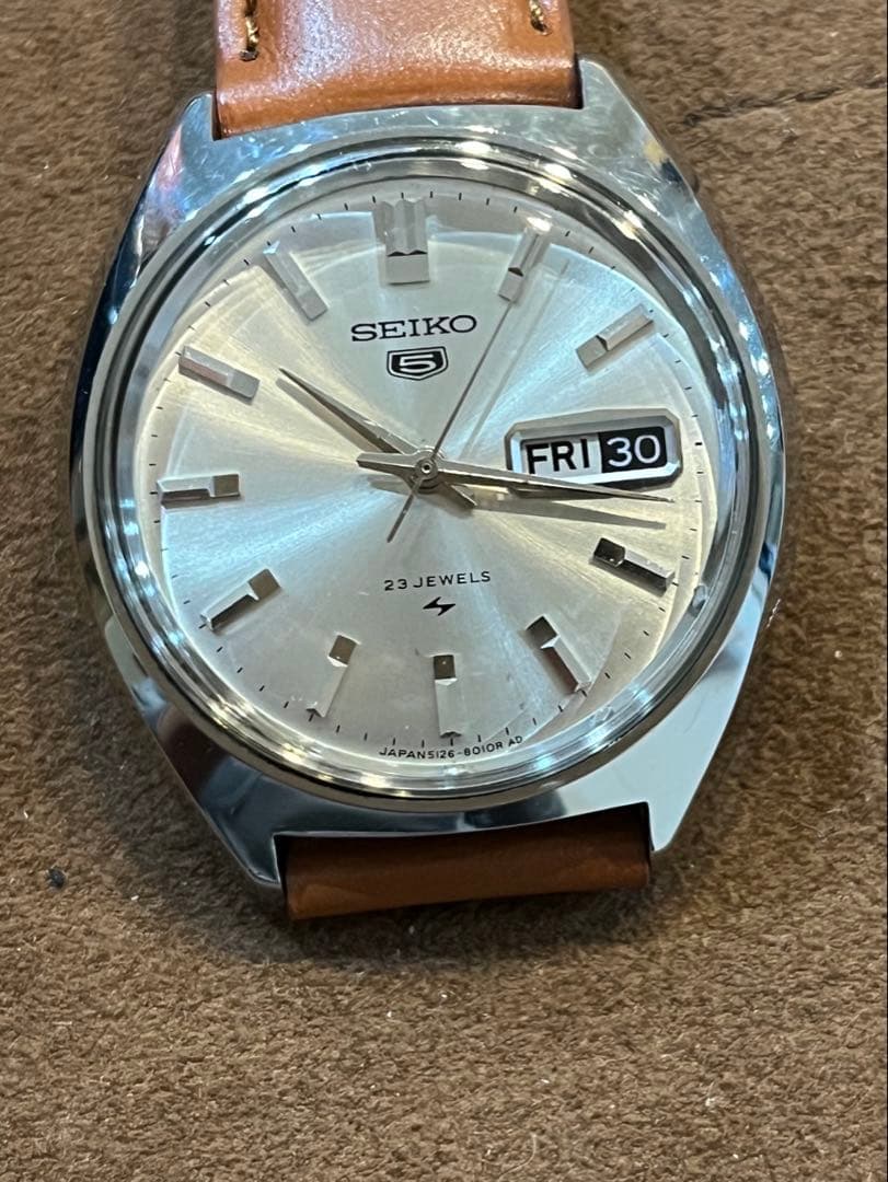 かっこいいメンズ自動巻腕時計　セイコー5 5126-8010 ビンテージ　稼働品