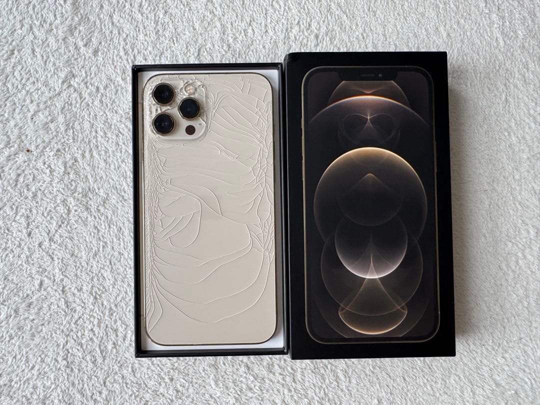 【12/31まで】iPhone 12 Pro max 背面割れ、カメラ傷あり