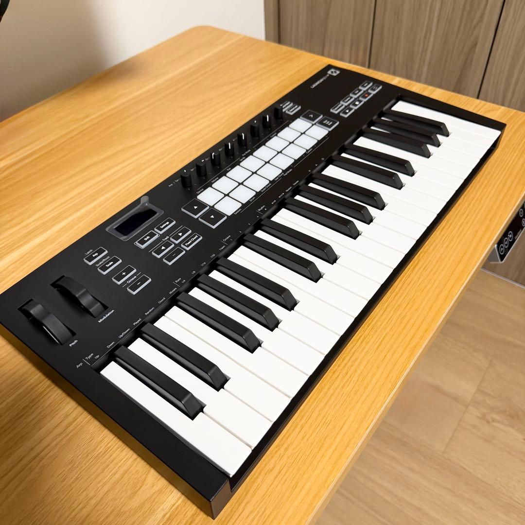 NOVATION LAUNCHKEY37 MIDIキーボード