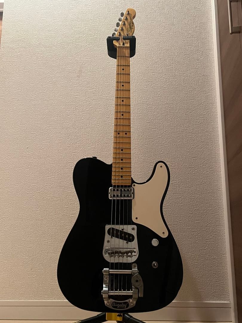 スクワイアーCabronita Telecaster with Bigsby