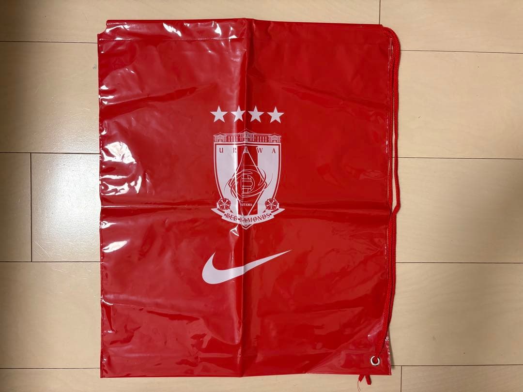 浦和レッズ 2024年 3rdユニフォーム　おまけ付（缶バッチ、キーホルダー）