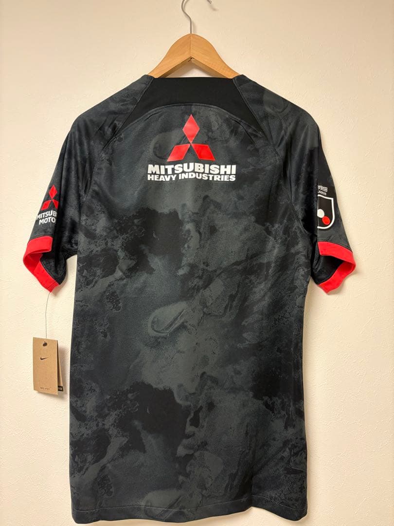 浦和レッズ 2024年 3rdユニフォーム　おまけ付（缶バッチ、キーホルダー）