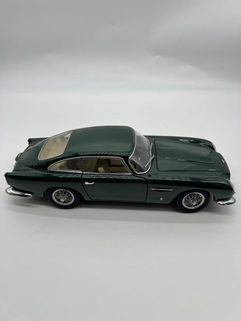 No486ジャンクミニカー1/18箱なしAston Martin DB5