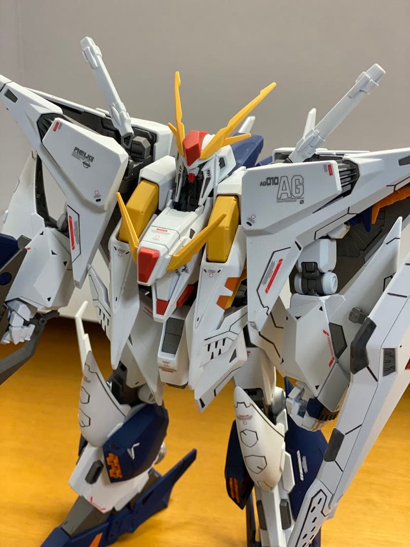 HGクスィーガンダム　完成品　全塗装（アクションベース付）