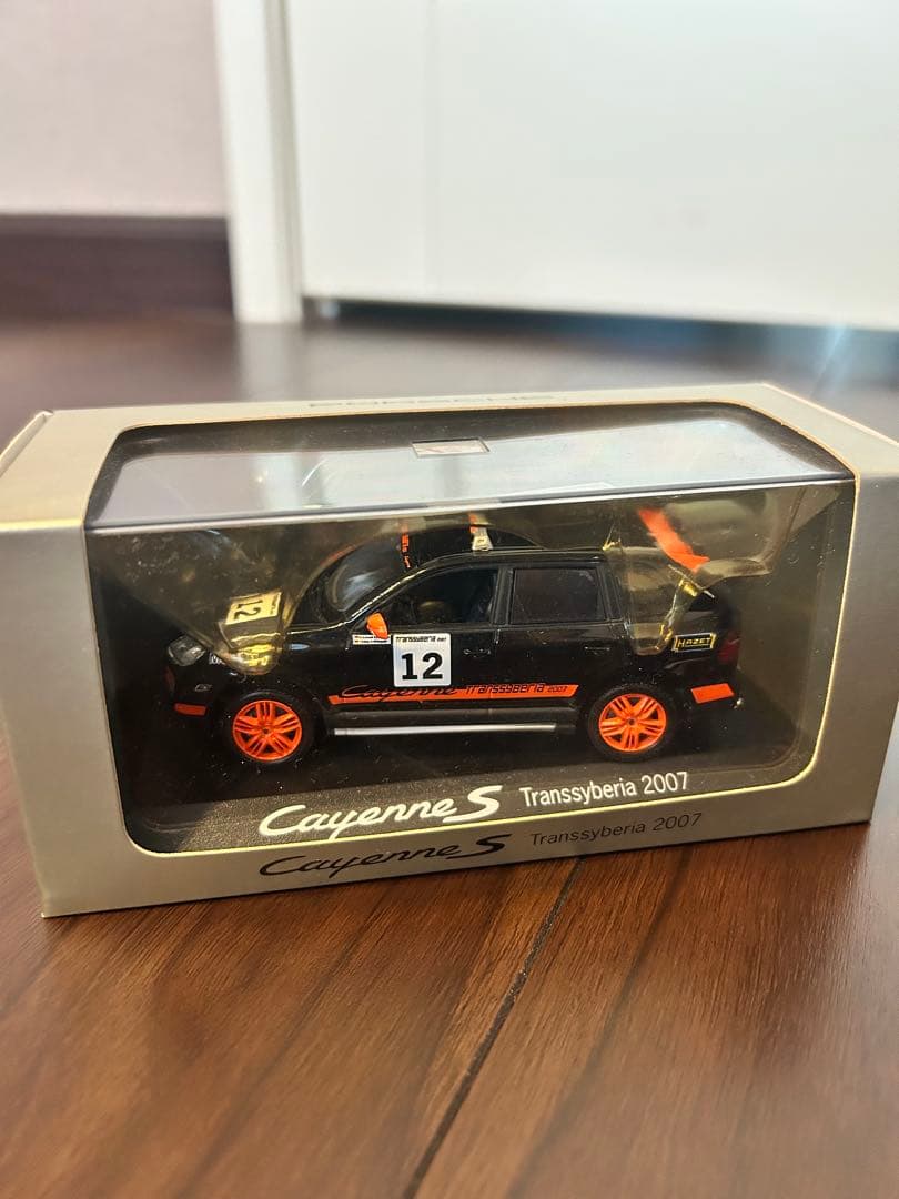 カイエンS Transsyberia 2007 ポルシェ正規ミニカ　おまけ付き