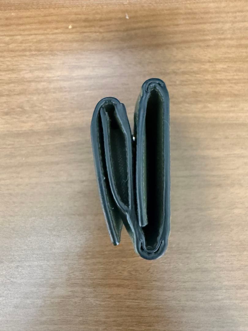 ラッセーラサフィアーノトライアングル財布