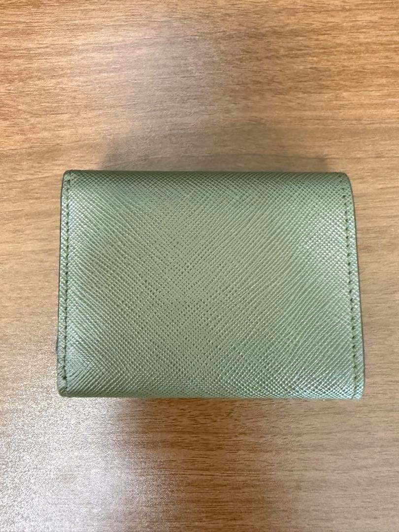 ラッセーラサフィアーノトライアングル財布