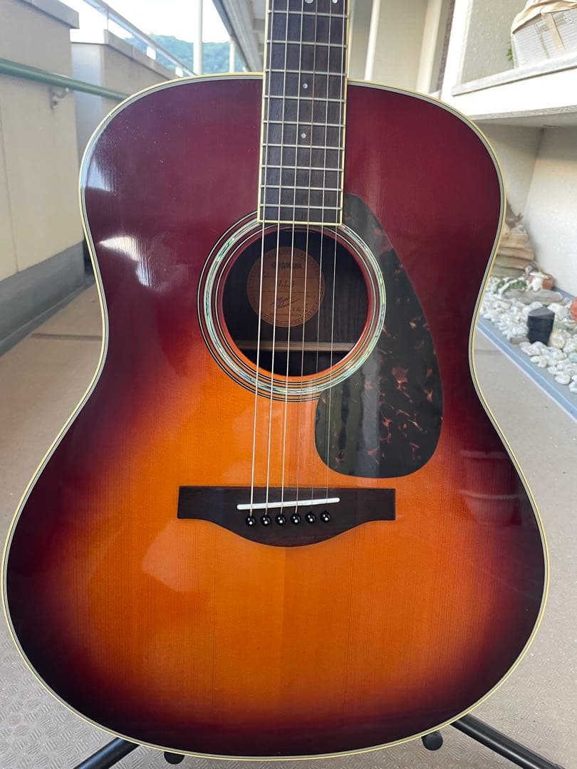 YAMAHA 、ＬＬ6、エレキ・アコースティック・ギター、サンバースト、美品。
