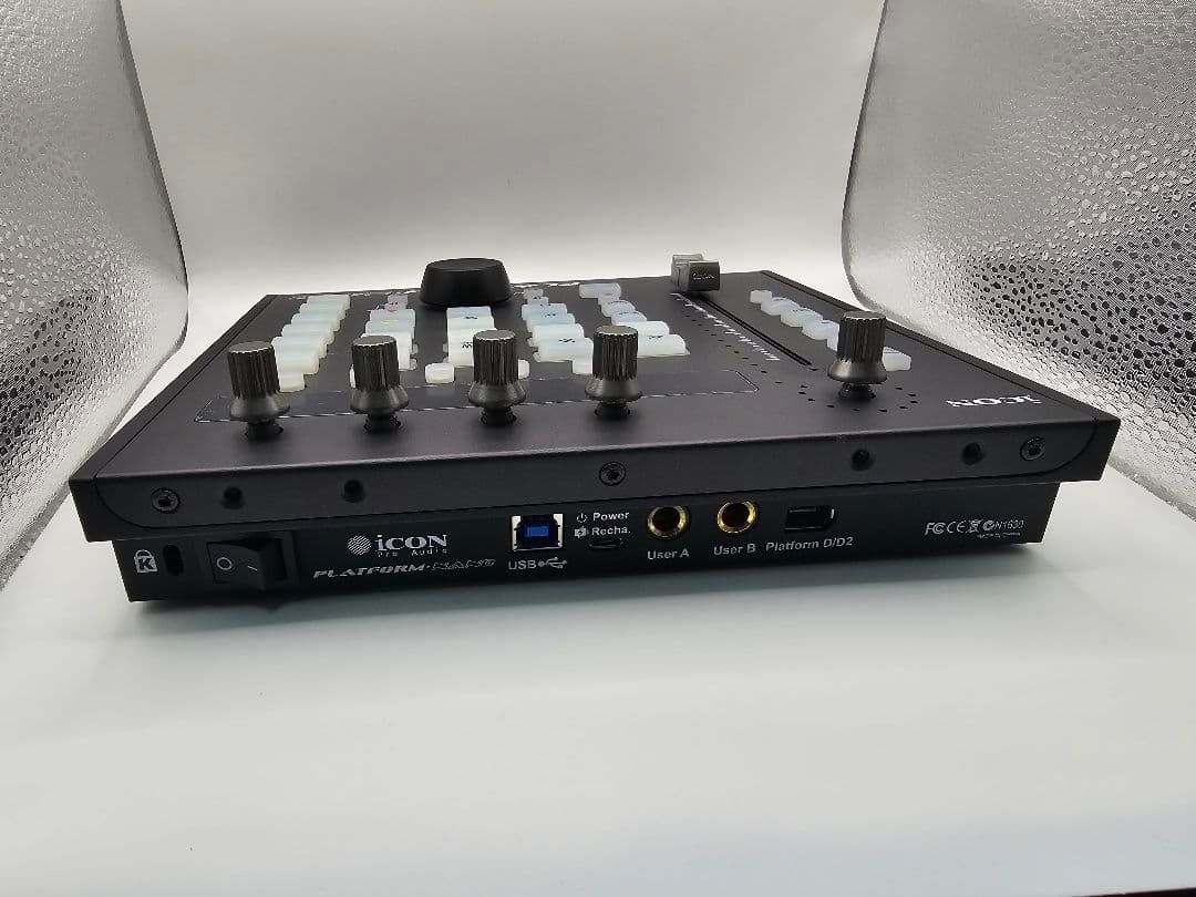 PLATFORM-NANO DAWコントローラー