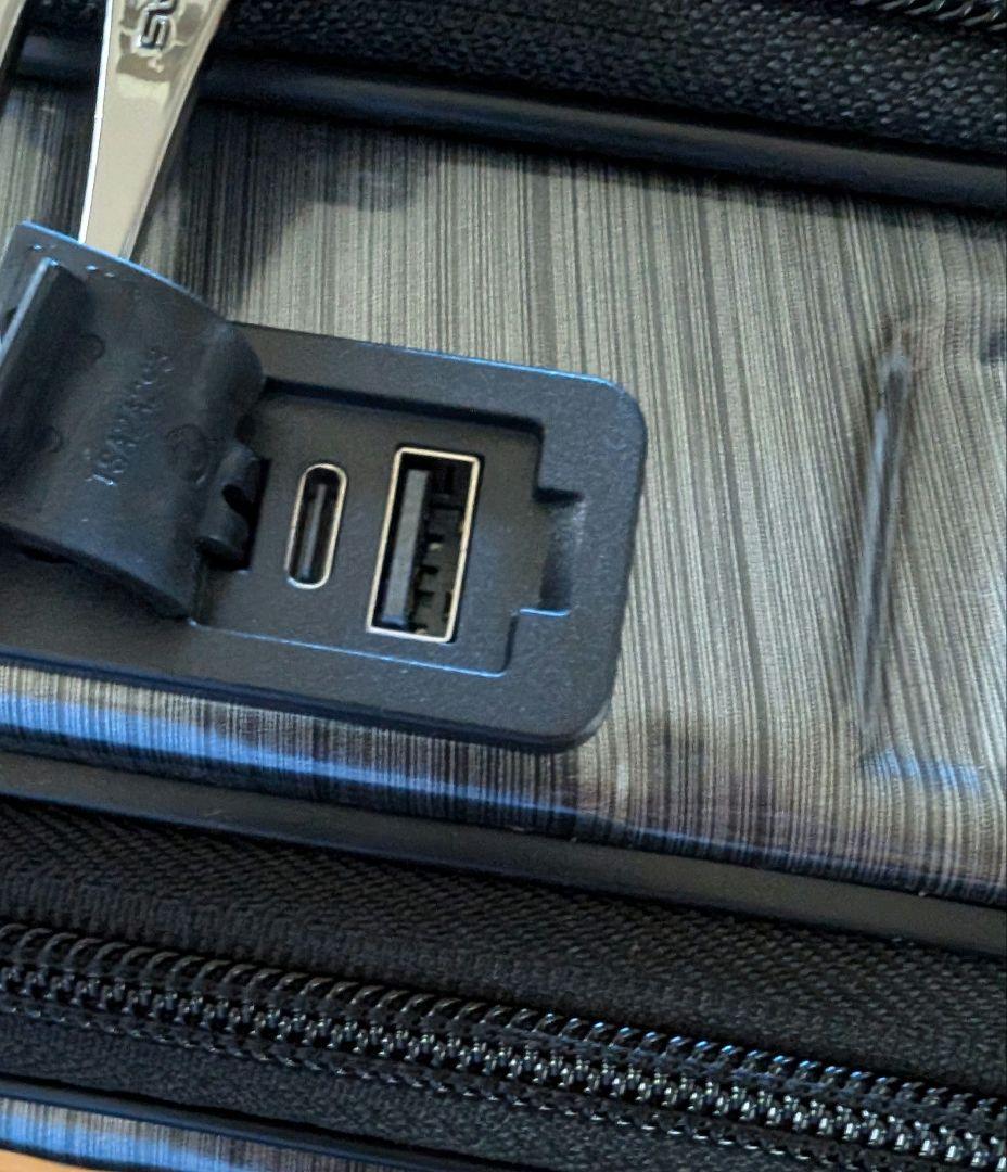 BERMAS☆インターシティ　ロッカー　機内持ち込み　22L