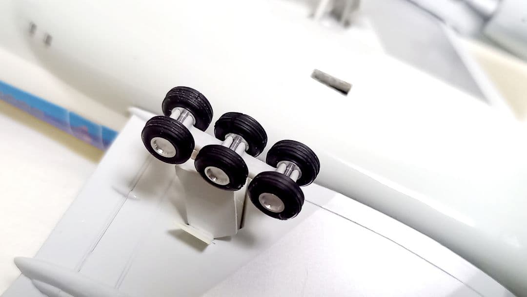 全日空商事 1/200 NH20077 ANA B777-200 JA714A