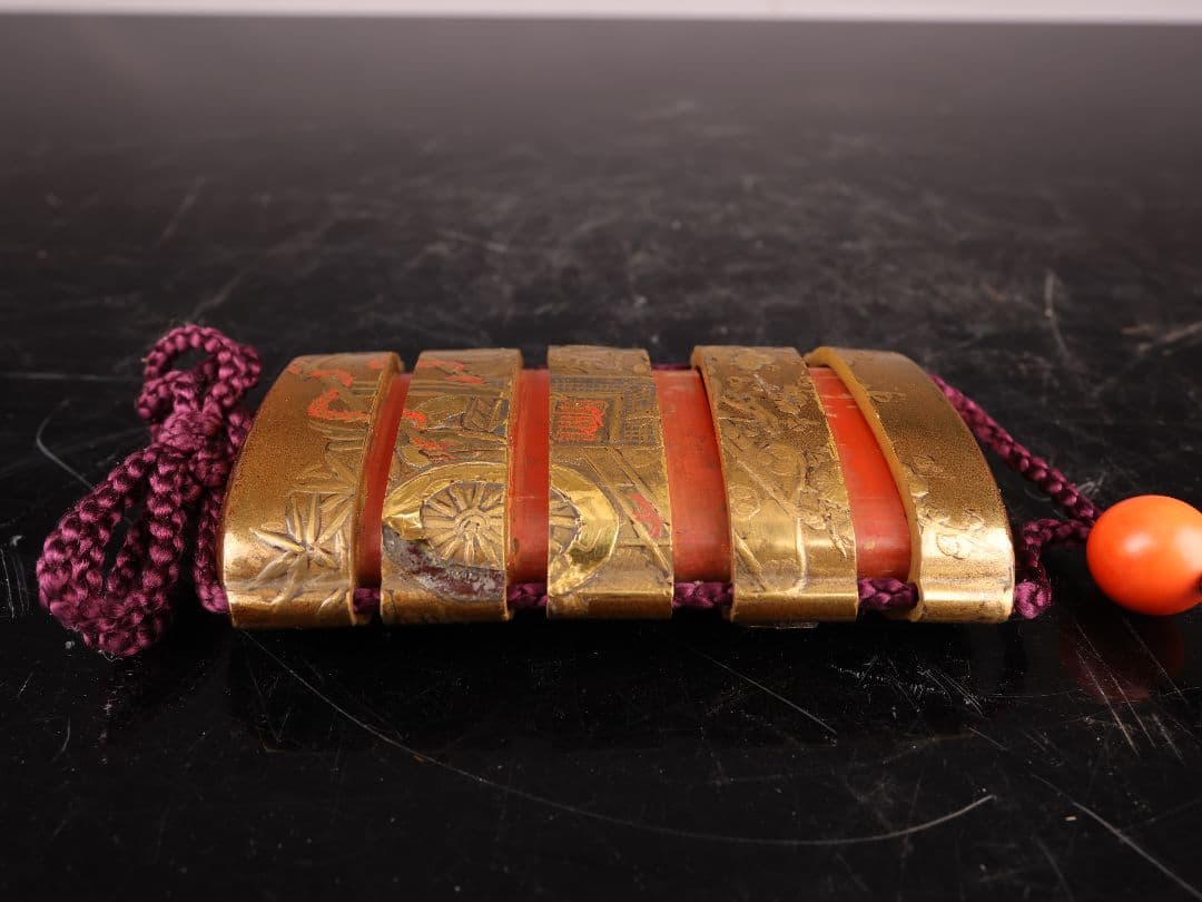 K1059 蒔絵印籠 御所車 菊草文 金象嵌 五段 傷有【＾＝