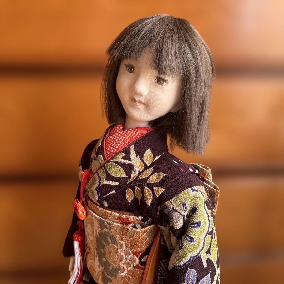 ㊶紫色花柄着物の人形　三越で購入